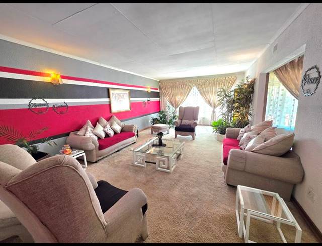 4 BEDROOM HOUSE FOR SALE IN FREEWAY PARK